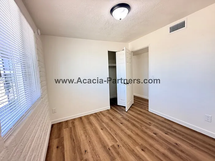 3243 W Bartlett Pl — Photo 8