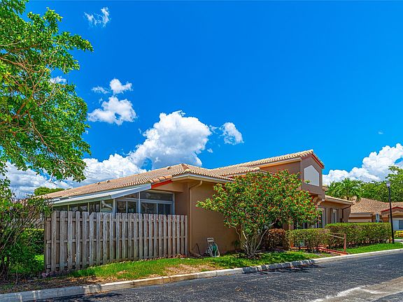 3rd image of 10152 Lombardy Drive #10152