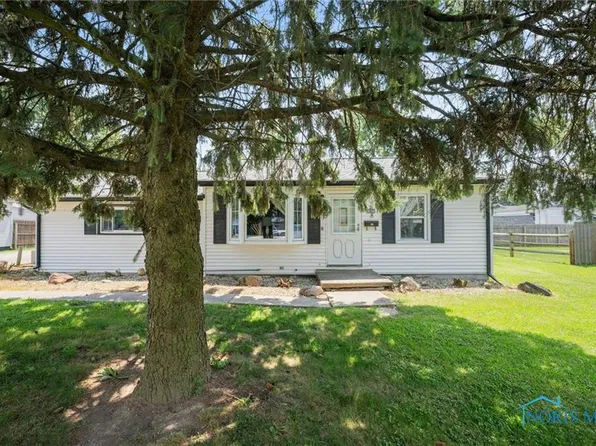 1137 W Elm Tree Rd, Rossford, OH 43460