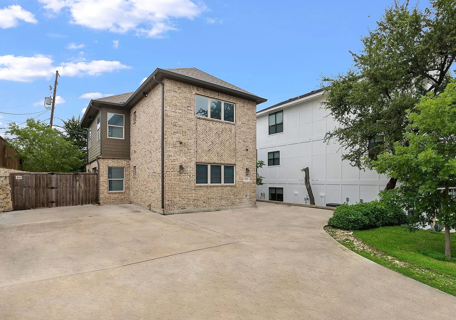 * Move In July 6th 2027 * $8400/$1400 Per Bed * 6 Bed 4 Bath, Short Walk To Tcu — Photo 4