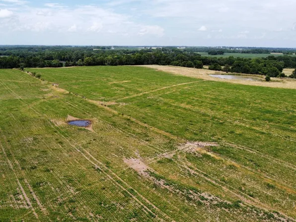 809 SW 300th Rd, Centerview, MO 64019