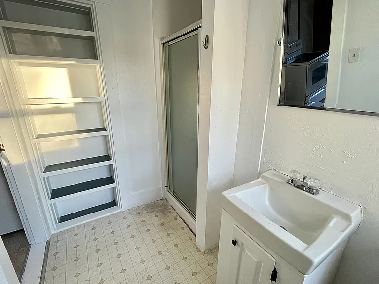 50 N Main St #3 — Photo 8