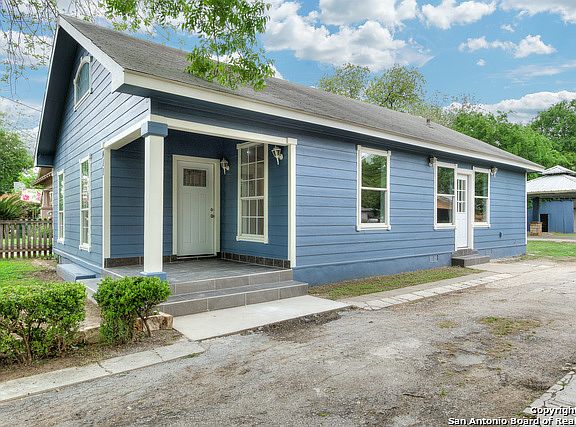 2nd image of 411 Helena St