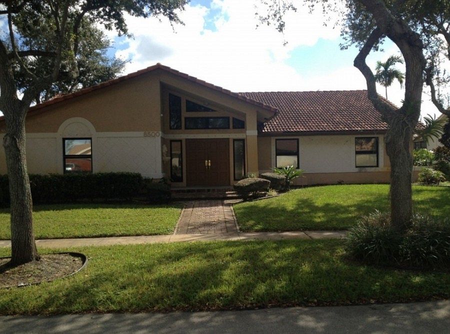 1st image of 8500 NW 54th Ct