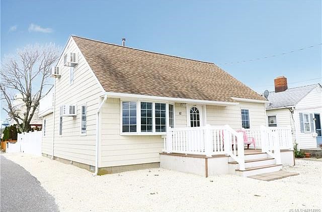 112 15th Street in Surf City