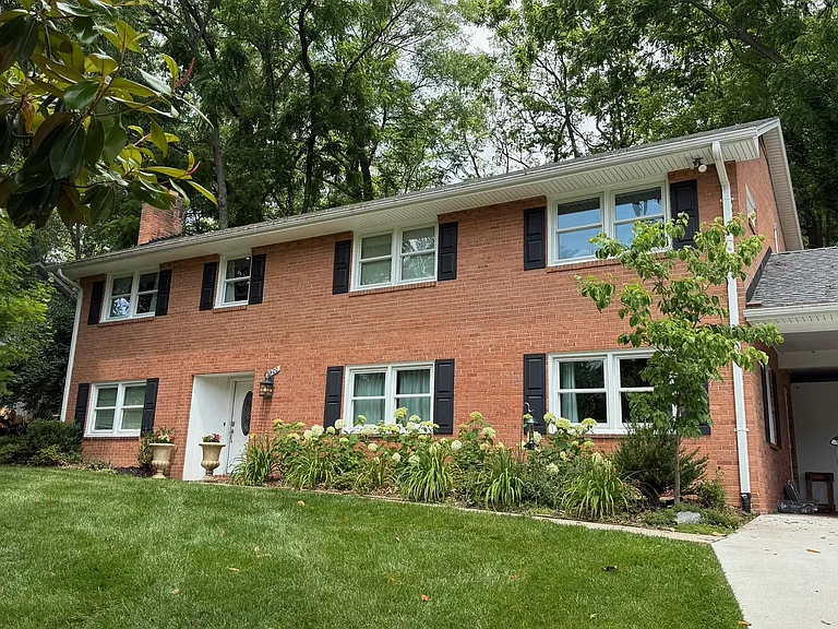 1800 Courtland Rd — Photo 2