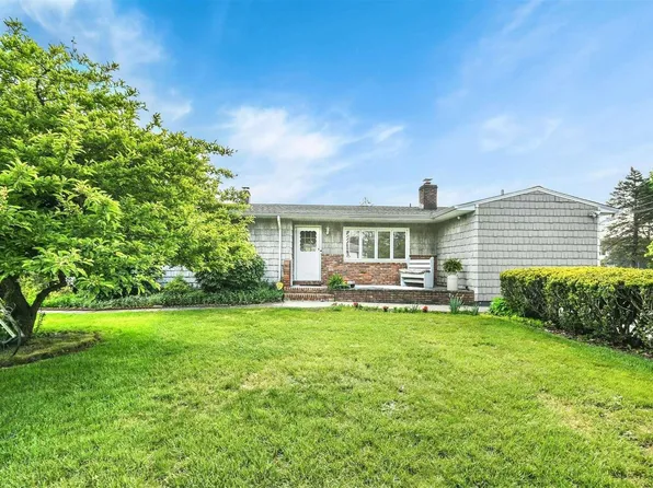 903 Connetquot Avenue, Islip Terrace, NY 11752