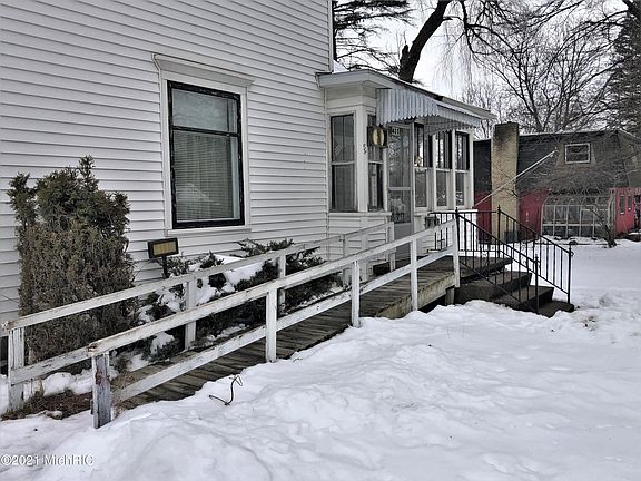 2nd image of 411 Rose Ave
