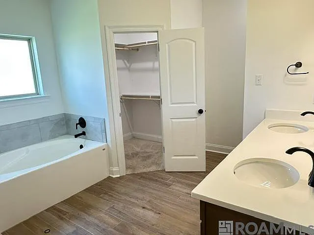 4 bed, 1892 sqft, $2,450 — Photo 4