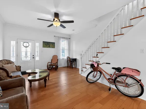 810 Central Ave, Glendora, NJ 08029