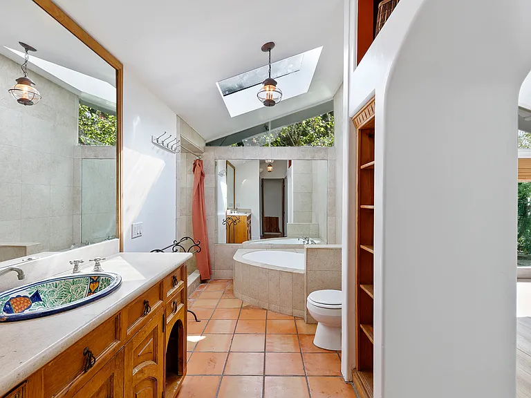 6328 Frondosa Dr — Photo 18