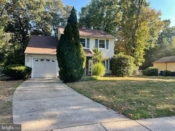 8260 Weymouth Dr, Pennsauken, NJ 08109