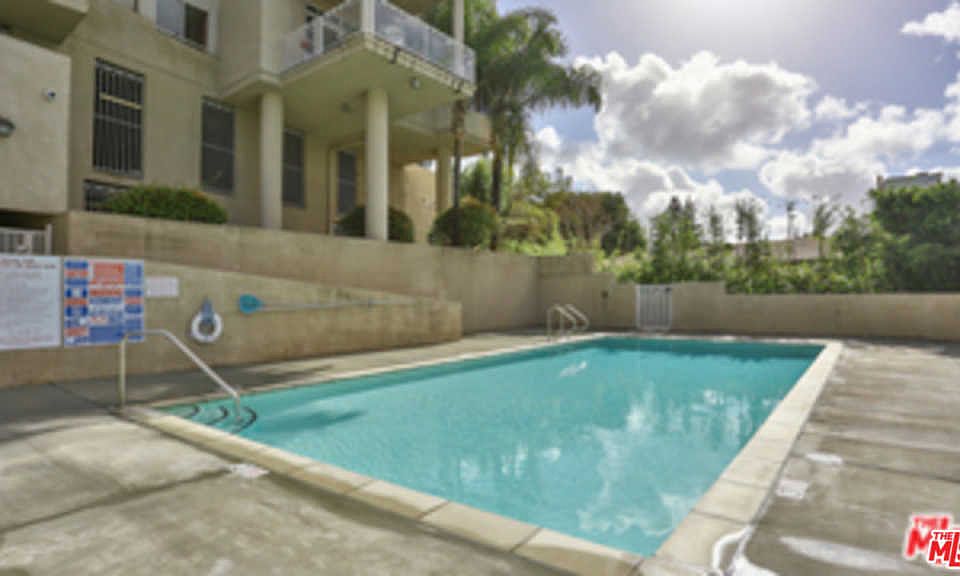 1st image of 2222 N Beachwood Dr APT 106