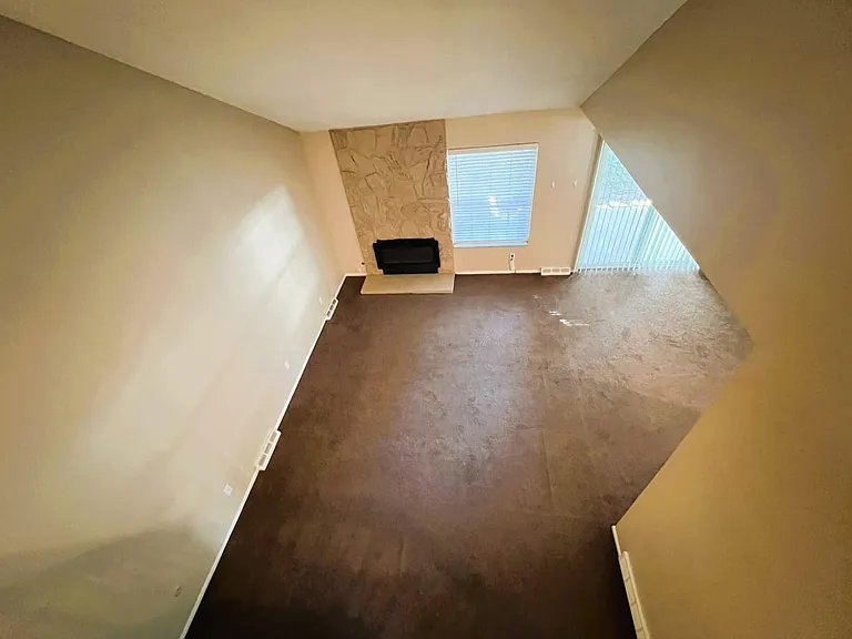 2826 S Wheeling Way — Photo 6