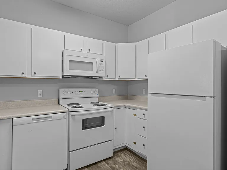 Creekside Village — Photo 34