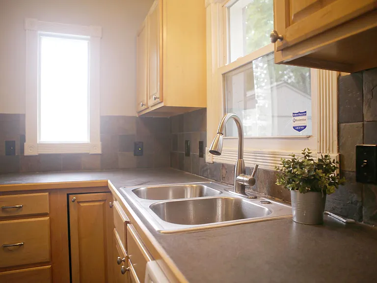 8725 Sleepy Hollow Rd — Photo 6