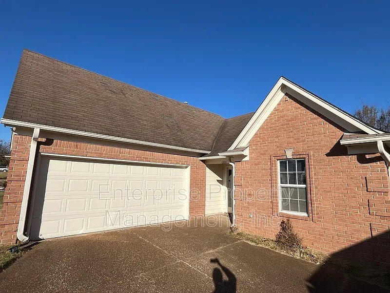 3 bed, 2.0 bath, 1458 sqft, $1,785 — Photo 2