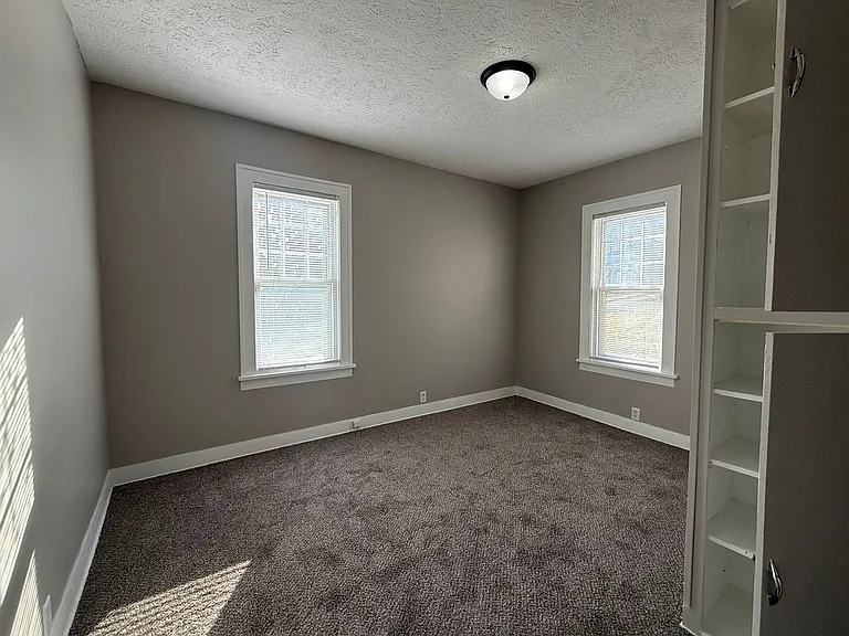 140 Lincoln Ave — Photo 8