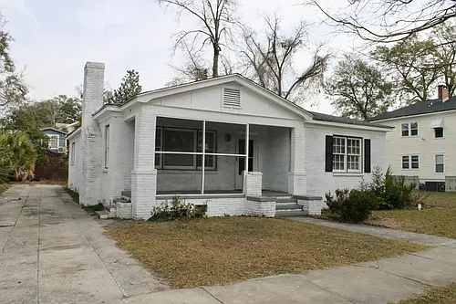 630 W 38th St Photo 1