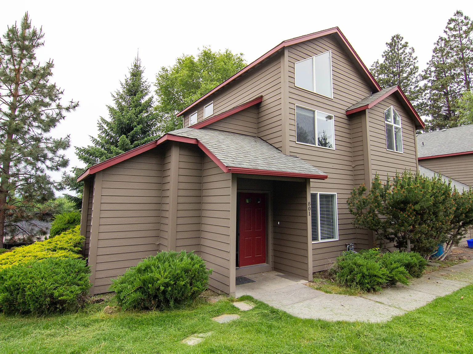 3 bed, 2.5 bath, 1395 sqft, $2,500 — Photo 2