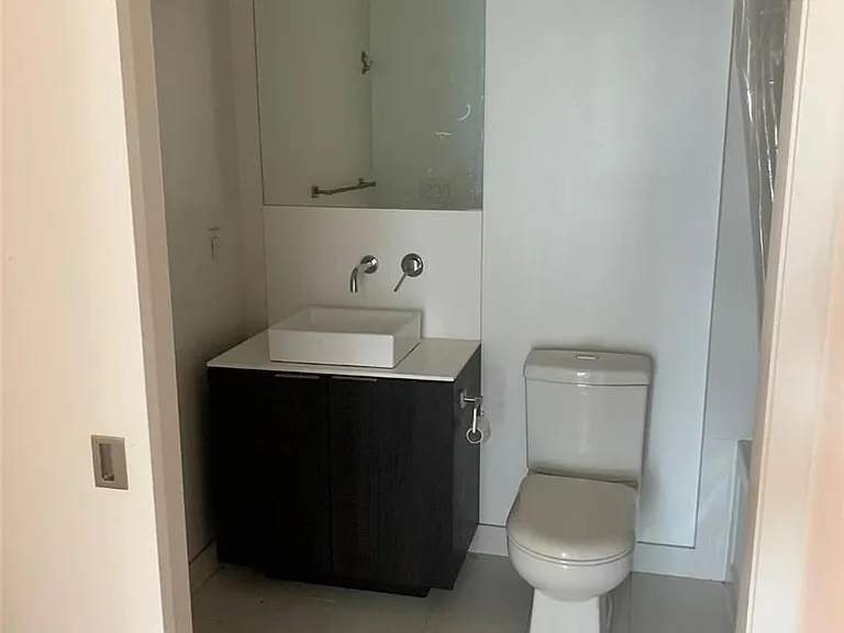 159 Dundas St E #905 — Photo 10