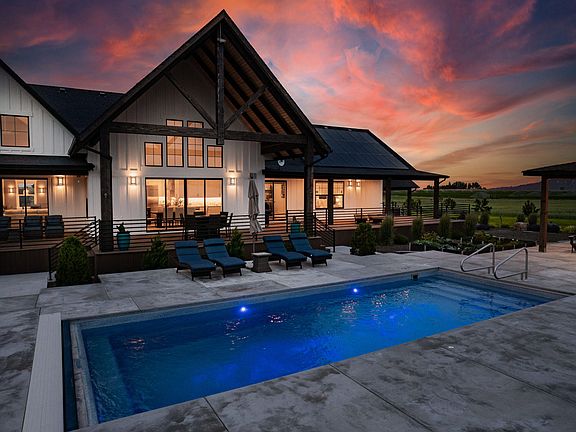 3rd image of 281 Lakeshore Dr