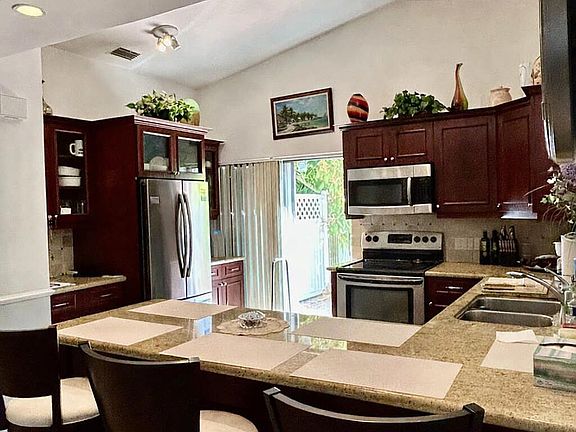 5th image of 19143 Fairlawn Way