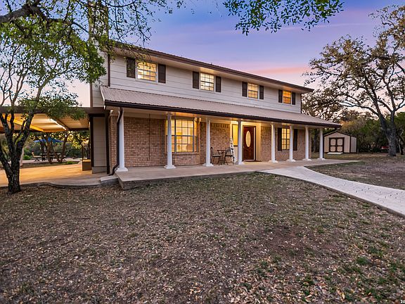 3rd image of 205 rolling oaks