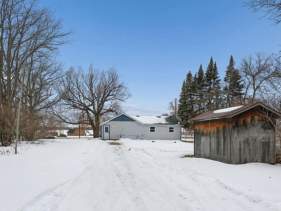3rd image of 136 1st St N