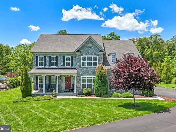 17351 Harmony Vista Dr, Hamilton, VA 20158