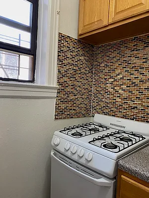 Rented by BSRG Realty | media 2