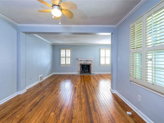 4th image of 14 E Navajo Ln