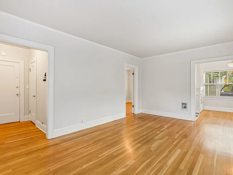 Forest and Garden Apartments — Photo 12