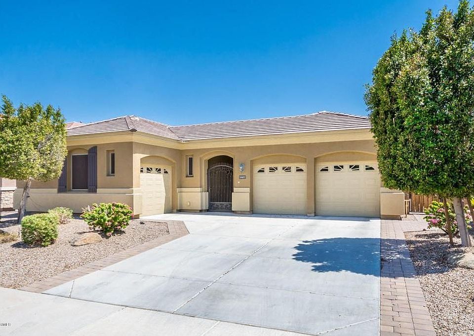 Single level 2840 sq ft.