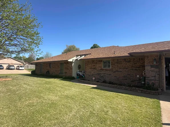 1513 Quail Creek Dr, Enid, OK 73703