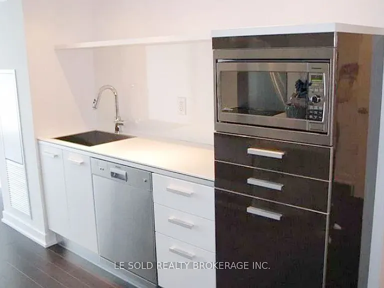 38 Dan Leckie Way #1205 — Photo 12