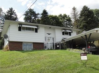 100 Knollwood Dr, Rural Valley, PA 16249