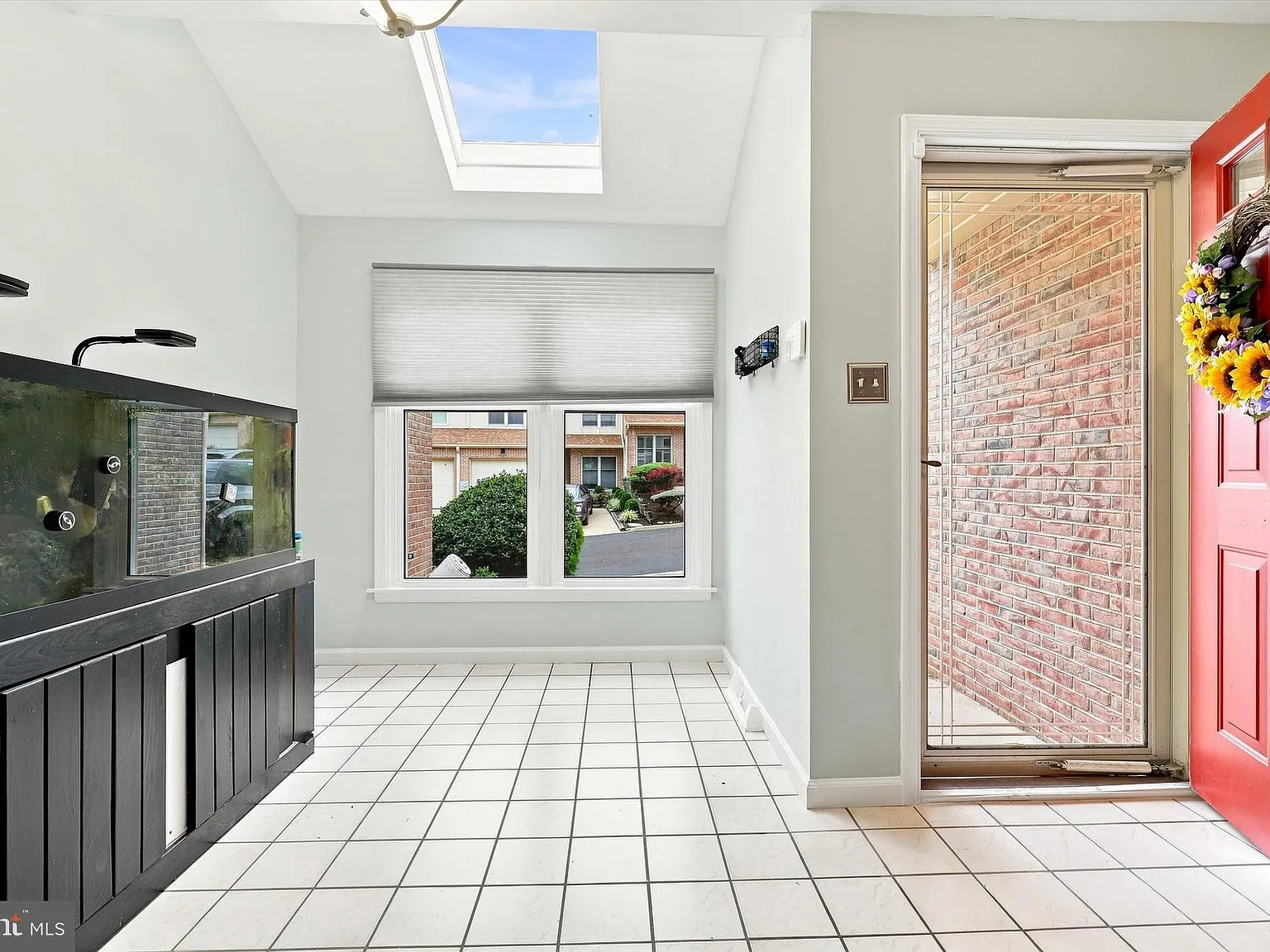 3 bed, 1380 sqft, $3,000 — Photo 4