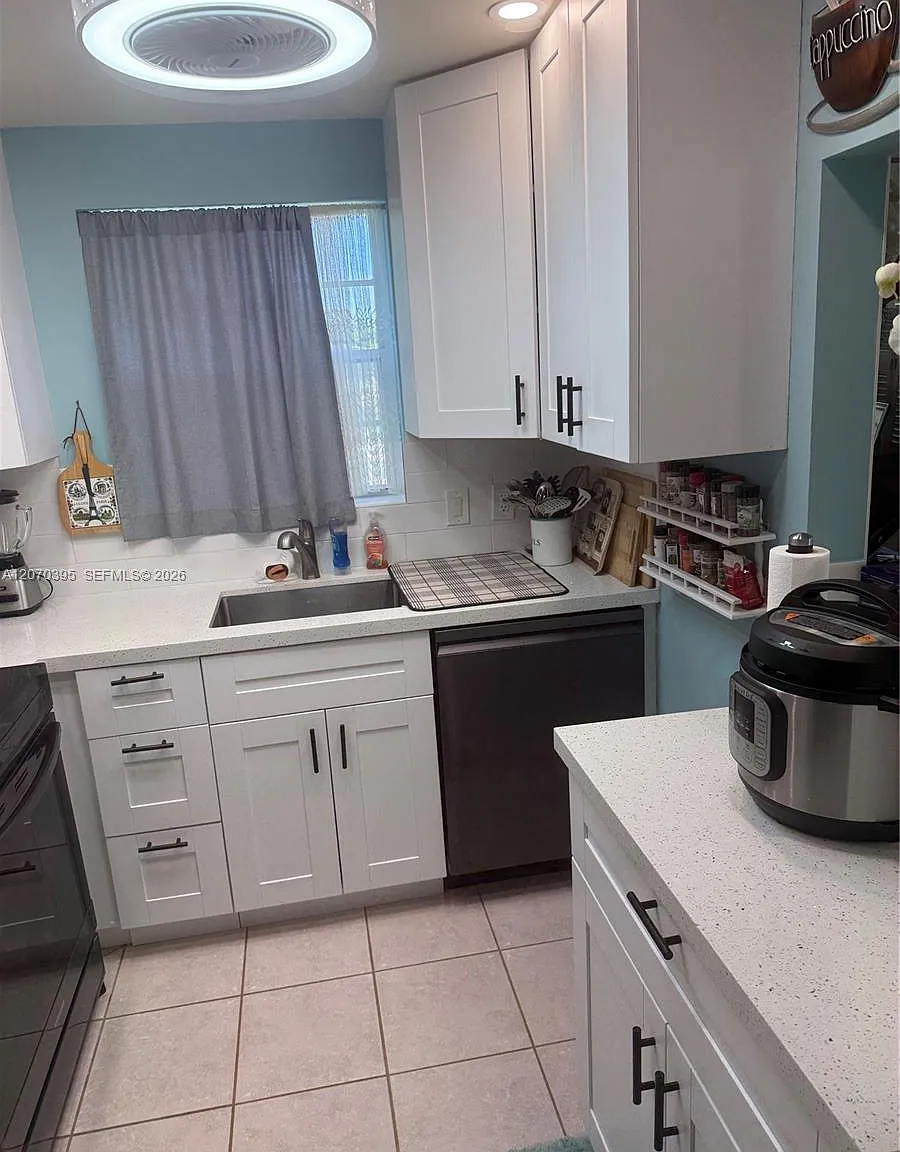 Durham P Condo — Photo 3