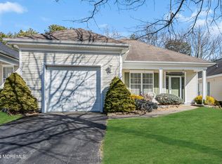 22 Autumn Rise Ln, Lakewood, NJ 08701