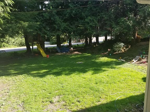 3rd image of 544 Hilltop Dr