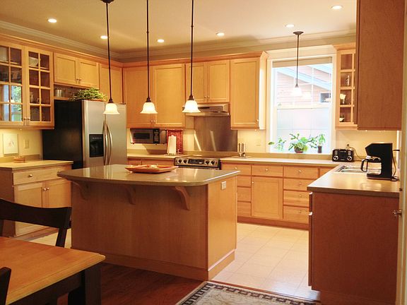 Kitchen Maple Cabinets