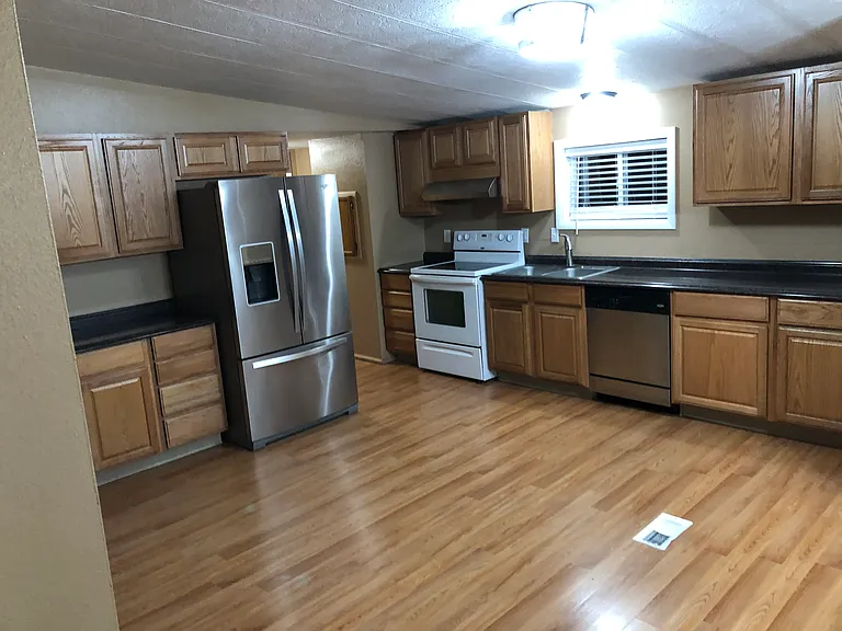 209 Pintler St — Photo 2