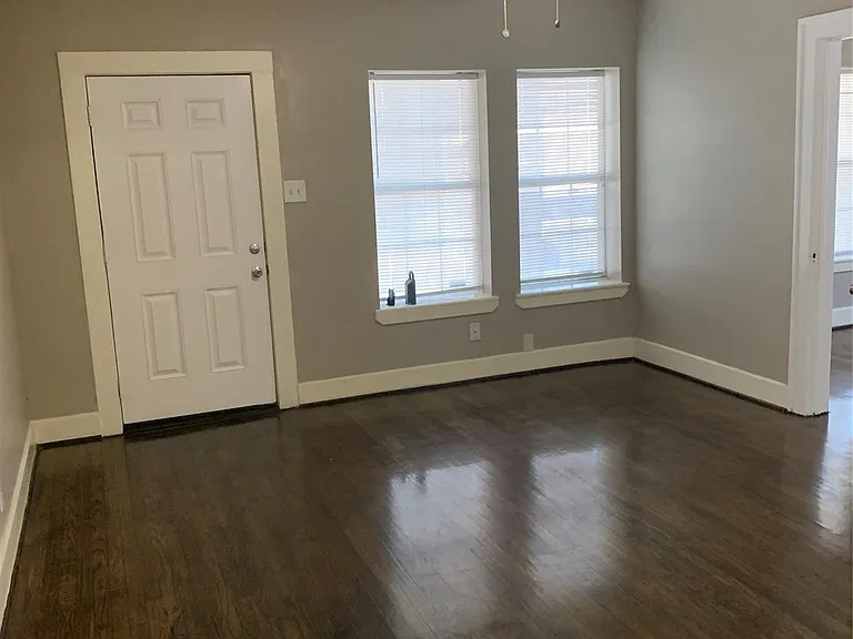 2112 Berry St — Photo 4