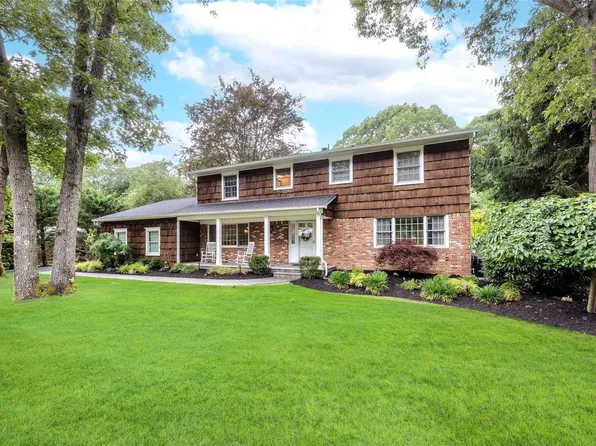 5 Denise Court, Saint James, NY 11780