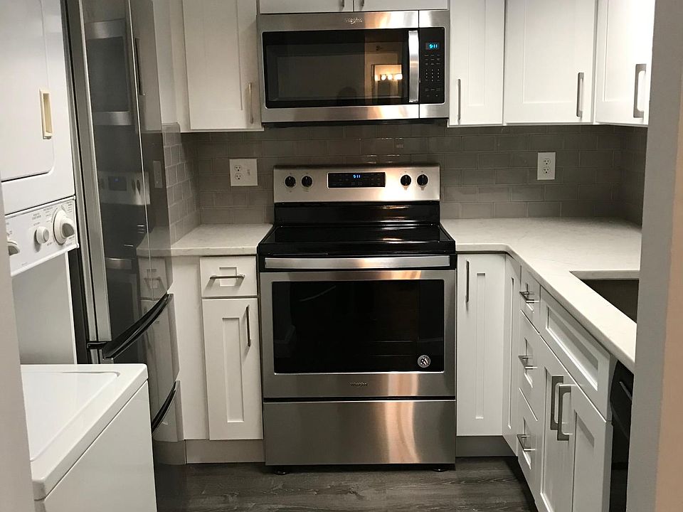 1st image of 900 N Stafford St APT 1003