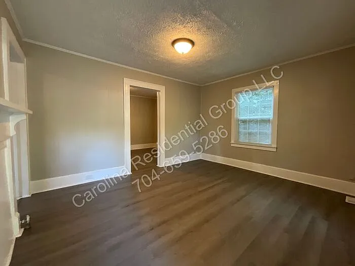 2 bed, 1.0 bath, 980 sqft, $1,325 — Photo 2
