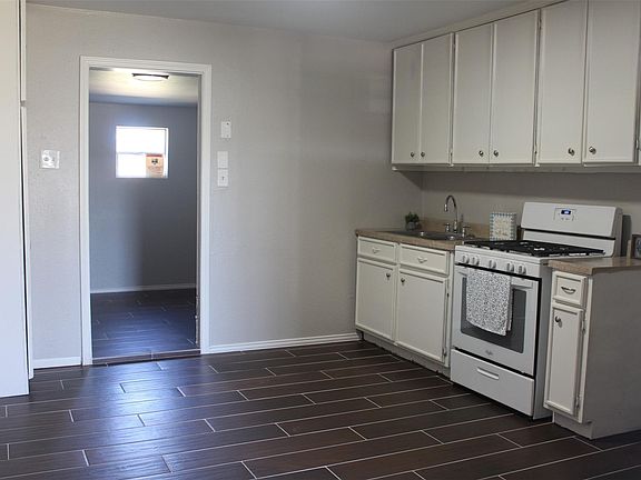 5th image of 3322 McCrarey Dr