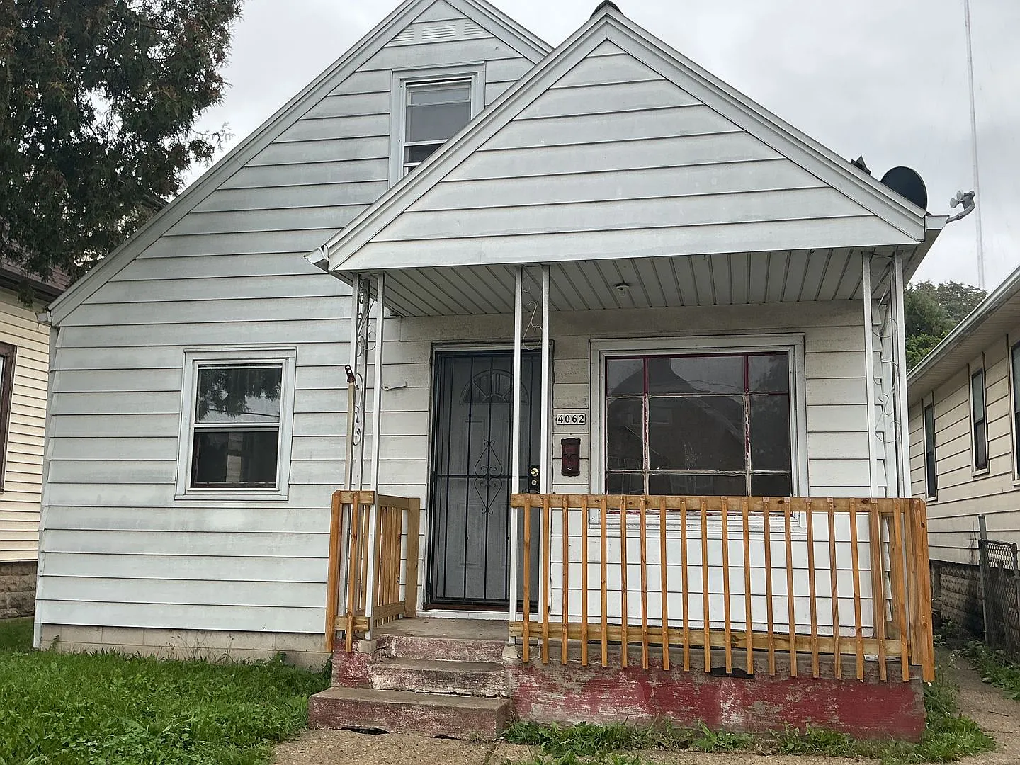 4 Bedroom Single Family Home with off street parking — Photo 2