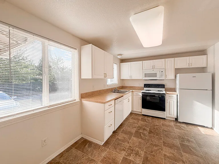 465 E Ellendale Ave #9 — Photo 6